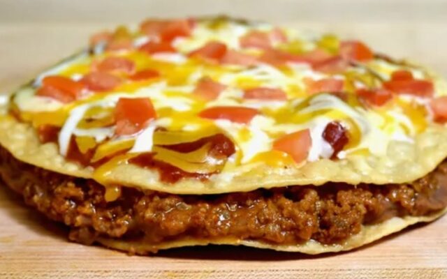 Taco Bell’s Mexican Pizza is Returning!